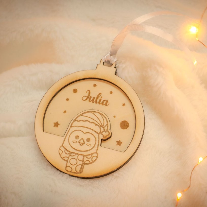 Bola personaje navideño personalizada pingüino